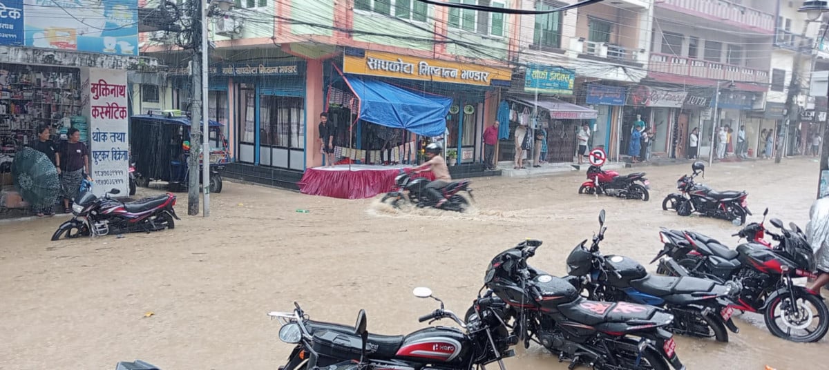 केही बेरको वर्षाले अमरपथ जलमग्न
