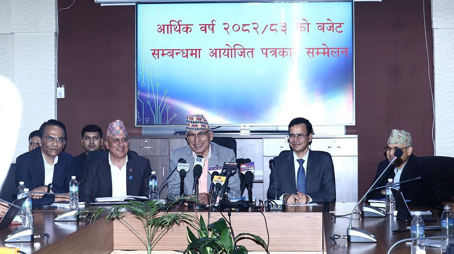 बजेट कार्यान्वयन आजैदेखि सुरु हुन्छ : अर्थमन्त्री पौडेल