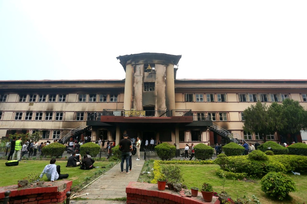 २३ वटा अदालत तोडफोड र आगजनी गर्नेविरुद्ध अदालतहरुले प्रहरीमा जाहेरी